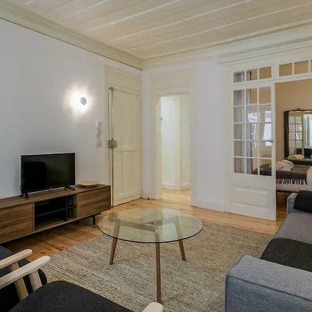 Hip Tailor Made Flat In Bairro Alto-3